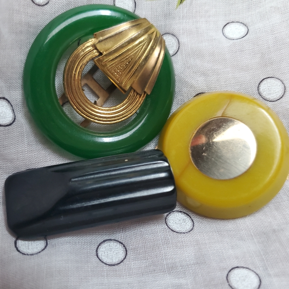 3 pc lot of Vintage BAKELITE Fur Dress Scarf Clips Green Black